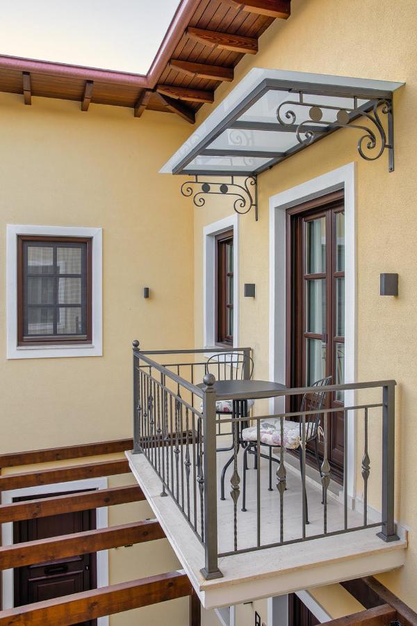 Petrou Suites Ioannina Exterior foto